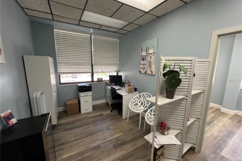 Commercial property in Tampa, Florida 2194.44 sq.m. № 829268 - photo 22