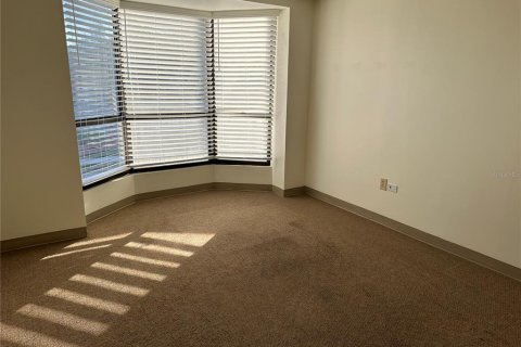 Immobilier commercial à louer à Tampa, Floride: 2194.44 m2 № 829268 - photo 14
