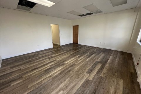 Immobilier commercial à louer à Tampa, Floride: 2194.44 m2 № 829268 - photo 20