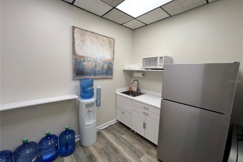 Commercial property in Tampa, Florida 2194.44 sq.m. № 829268 - photo 26