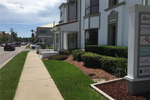 Immobilier commercial à louer à Tampa, Floride: 2194.44 m2 № 829268 - photo 3
