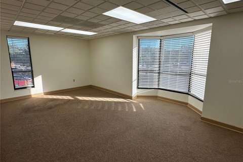 Immobilier commercial à louer à Tampa, Floride: 2194.44 m2 № 829268 - photo 15