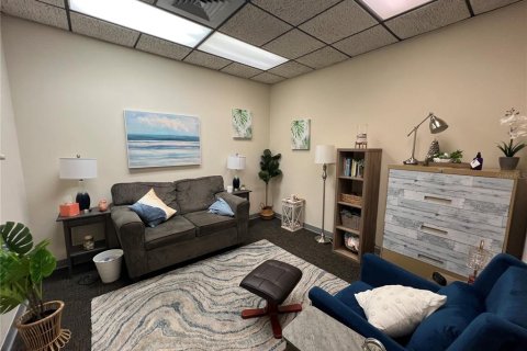 Immobilier commercial à louer à Tampa, Floride: 2194.44 m2 № 829268 - photo 25