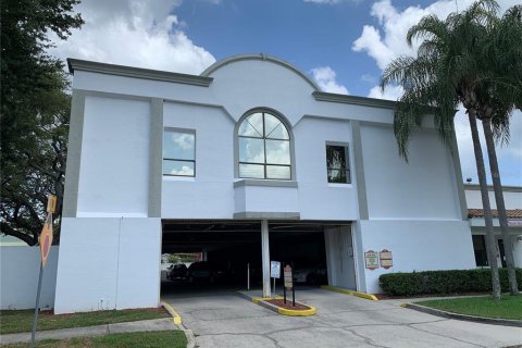 Immobilier commercial à louer à Tampa, Floride: 2194.44 m2 № 829268 - photo 4