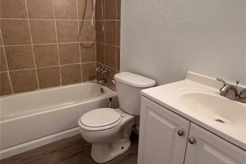 Apartamento en alquiler en Holly Hill, Florida, 3 dormitorios, 92.9 m2 № 1838522 - foto 3