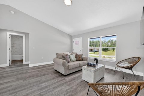 House in Ocala, Florida 3 bedrooms, 146.41 sq.m. № 2119443 - photo 8