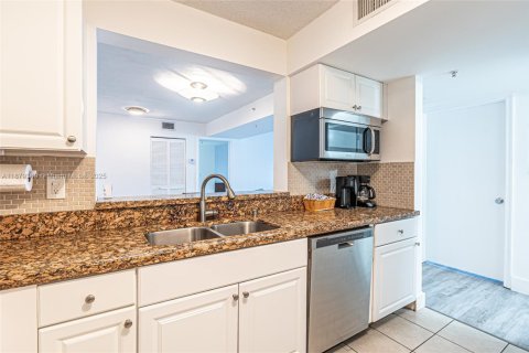 Copropriété à louer à Dania Beach, Floride: 2 chambres, 94.76 m2 № 1896287 - photo 13