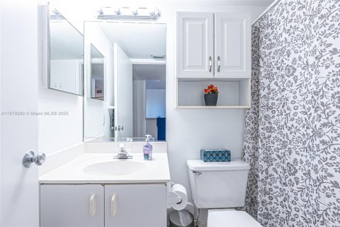 Copropriété à louer à Dania Beach, Floride: 2 chambres, 94.76 m2 № 1896287 - photo 19