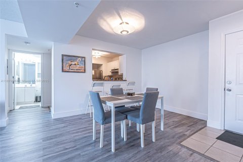 Copropriété à louer à Dania Beach, Floride: 2 chambres, 94.76 m2 № 1896287 - photo 4