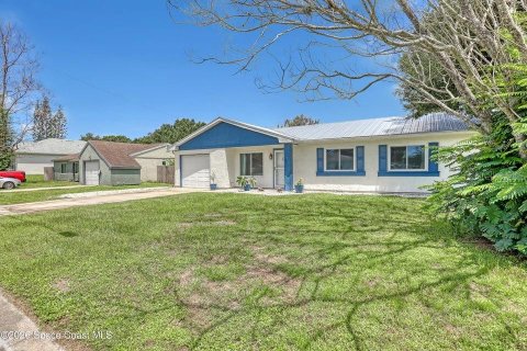 Villa ou maison à vendre à Palm Bay, Floride: 3 chambres, 109.25 m2 № 2298317 - photo 3