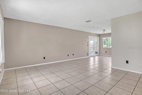 Villa ou maison à vendre à Palm Bay, Floride: 3 chambres, 109.25 m2 № 2298317 - photo 6