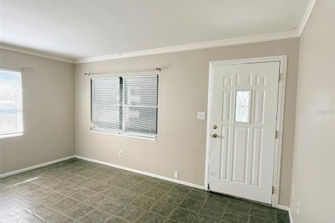 House in Saint Petersburg, Florida 2 bedrooms, 83.61 sq.m. № 2217417 - photo 2