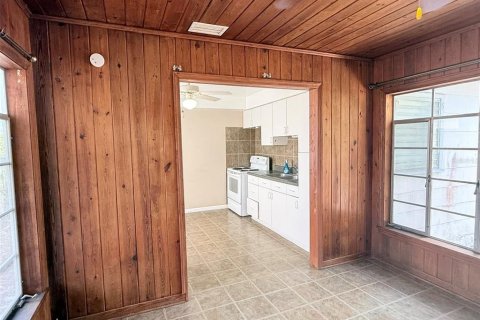 House in Saint Petersburg, Florida 2 bedrooms, 83.61 sq.m. № 2217417 - photo 9