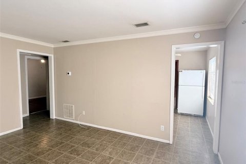 House in Saint Petersburg, Florida 2 bedrooms, 83.61 sq.m. № 2217417 - photo 5