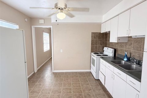 House in Saint Petersburg, Florida 2 bedrooms, 83.61 sq.m. № 2217417 - photo 8