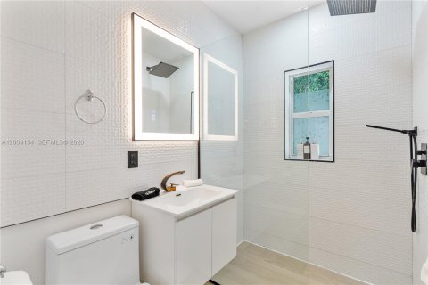 Appartement à louer à Miami, Floride: 2 chambres, 260.68 m2 № 2089436 - photo 23