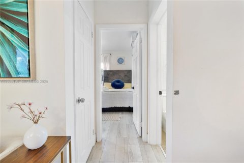 Appartement à louer à Miami, Floride: 2 chambres, 260.68 m2 № 2089436 - photo 20