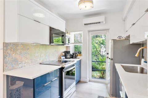Appartement à louer à Miami, Floride: 2 chambres, 260.68 m2 № 2089436 - photo 19