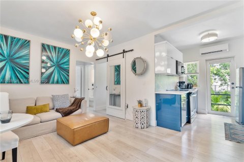 Appartement à louer à Miami, Floride: 2 chambres, 260.68 m2 № 2089436 - photo 12