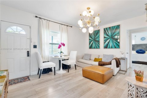 Appartement à louer à Miami, Floride: 2 chambres, 260.68 m2 № 2089436 - photo 13