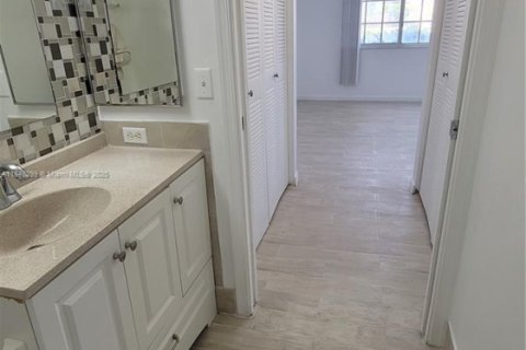 Copropriété à vendre à Miramar, Floride: 2 chambres, 89.74 m2 № 1978423 - photo 14