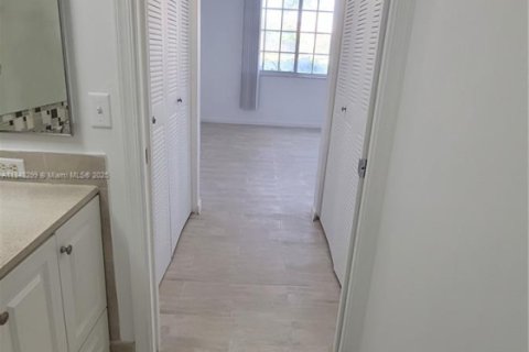 Copropriété à vendre à Miramar, Floride: 2 chambres, 89.74 m2 № 1978423 - photo 15