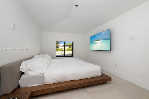 House in Miami Beach, Florida 3 bedrooms, 174.75 sq.m. № 2044496 - photo 4