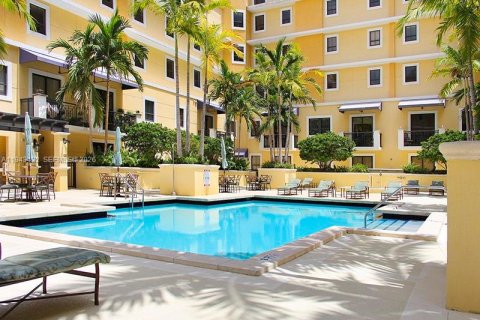 Condo in Miami, Florida  № 2000237 - photo 21