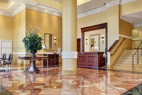 Condo in Miami, Florida  № 2000237 - photo 27