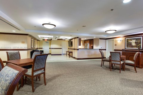 Condo in Miami, Florida  № 2000237 - photo 22