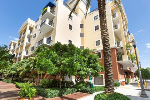 Condo in Miami, Florida  № 2000237 - photo 24