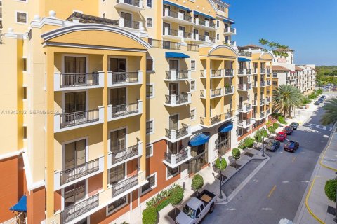 Condo in Miami, Florida  № 2000237 - photo 25