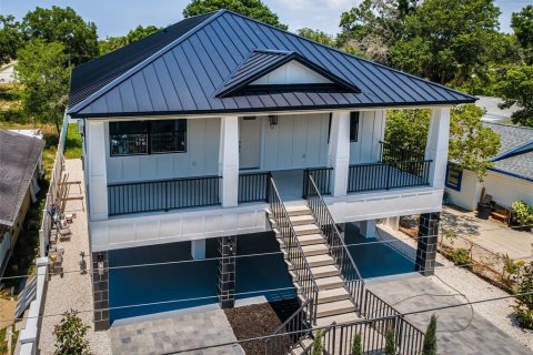 House in Tarpon Springs, Florida 3 bedrooms, 165.46 sq.m. № 1744576 - photo 5