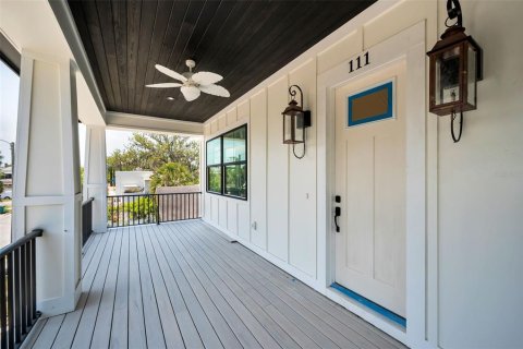 House in Tarpon Springs, Florida 3 bedrooms, 165.46 sq.m. № 1744576 - photo 9