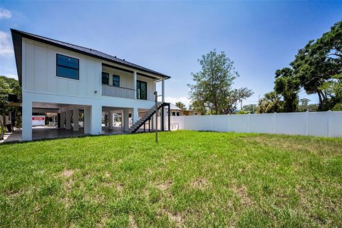 House in Tarpon Springs, Florida 3 bedrooms, 165.46 sq.m. № 1744576 - photo 30