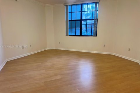 Copropriété à louer à Hollywood, Floride: 2 chambres, 104.98 m2 № 1988237 - photo 6