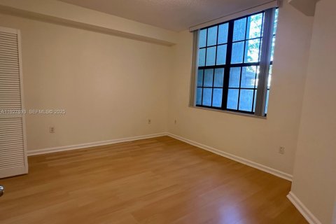 Copropriété à louer à Hollywood, Floride: 2 chambres, 104.98 m2 № 1988237 - photo 24