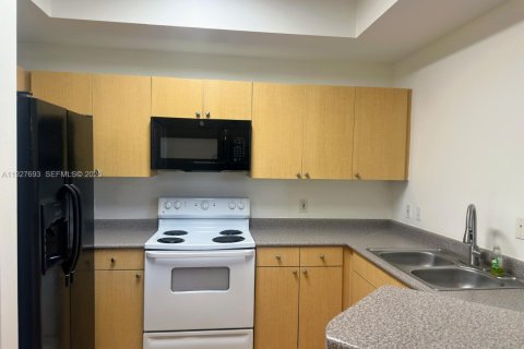 Copropriété à louer à Hollywood, Floride: 2 chambres, 104.98 m2 № 1988237 - photo 8