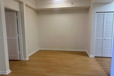 Copropriété à louer à Hollywood, Floride: 2 chambres, 104.98 m2 № 1988237 - photo 7