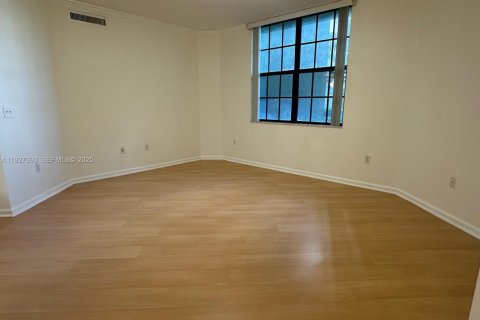 Copropriété à louer à Hollywood, Floride: 2 chambres, 104.98 m2 № 1988237 - photo 5