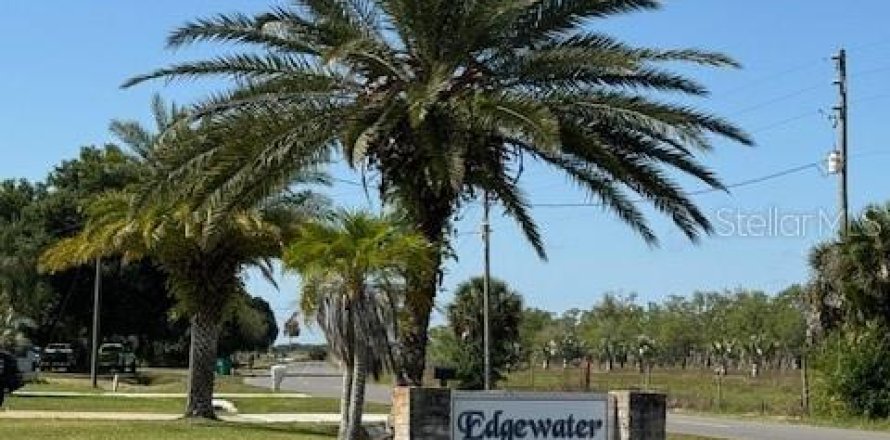 Land in Okeechobee, Florida № 1643088