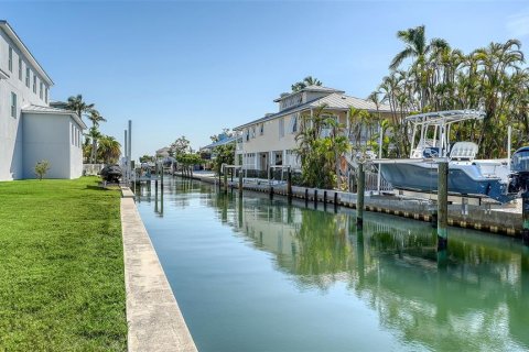 House in Longboat Key, Florida 2 bedrooms, 115.38 sq.m. № 1649949 - photo 21