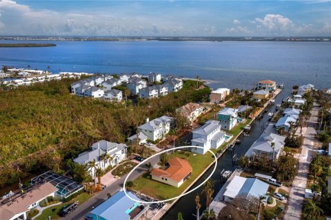 House in Longboat Key, Florida 2 bedrooms, 115.38 sq.m. № 1649949 - photo 24