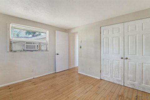 House in Longboat Key, Florida 2 bedrooms, 115.38 sq.m. № 1649949 - photo 15