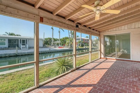 House in Longboat Key, Florida 2 bedrooms, 115.38 sq.m. № 1649949 - photo 18