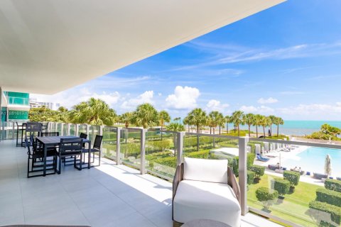 Condo in Key Biscayne, Florida, 2 bedrooms  № 2037216 - photo 2