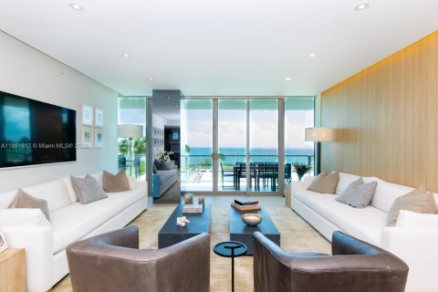 Condo in Key Biscayne, Florida, 2 bedrooms  № 2037216