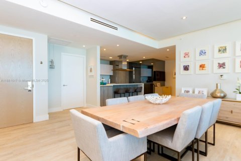 Condo in Key Biscayne, Florida, 2 bedrooms  № 2037216 - photo 7