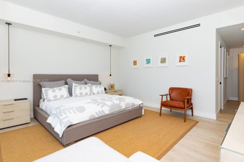 Condo in Key Biscayne, Florida, 2 bedrooms  № 2037216 - photo 17