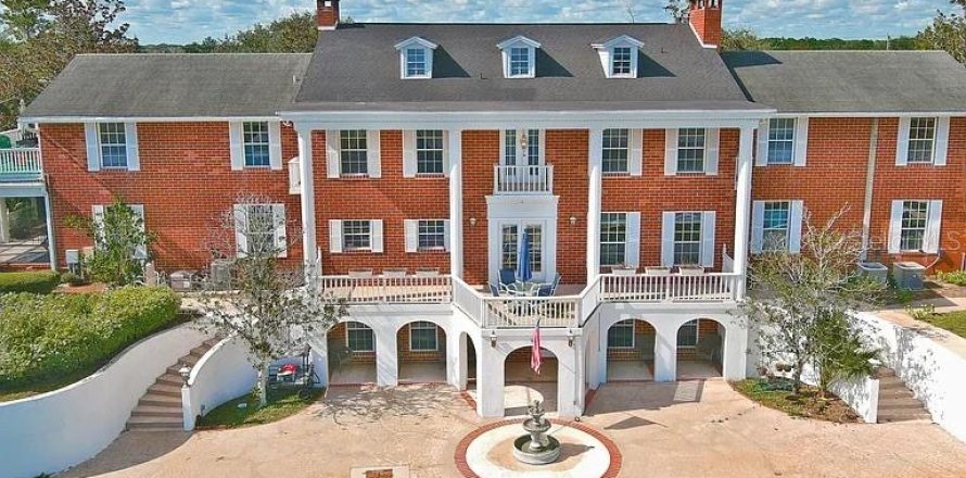 Villa ou maison à Titusville, Floride 7 chambres, 623.56 m2 № 2122076